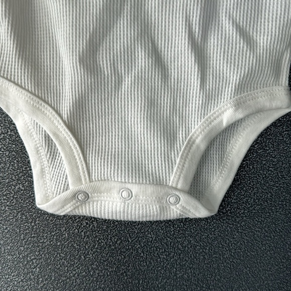 Carters white long sleeve Onsie 12 months - Picture 2 of 5